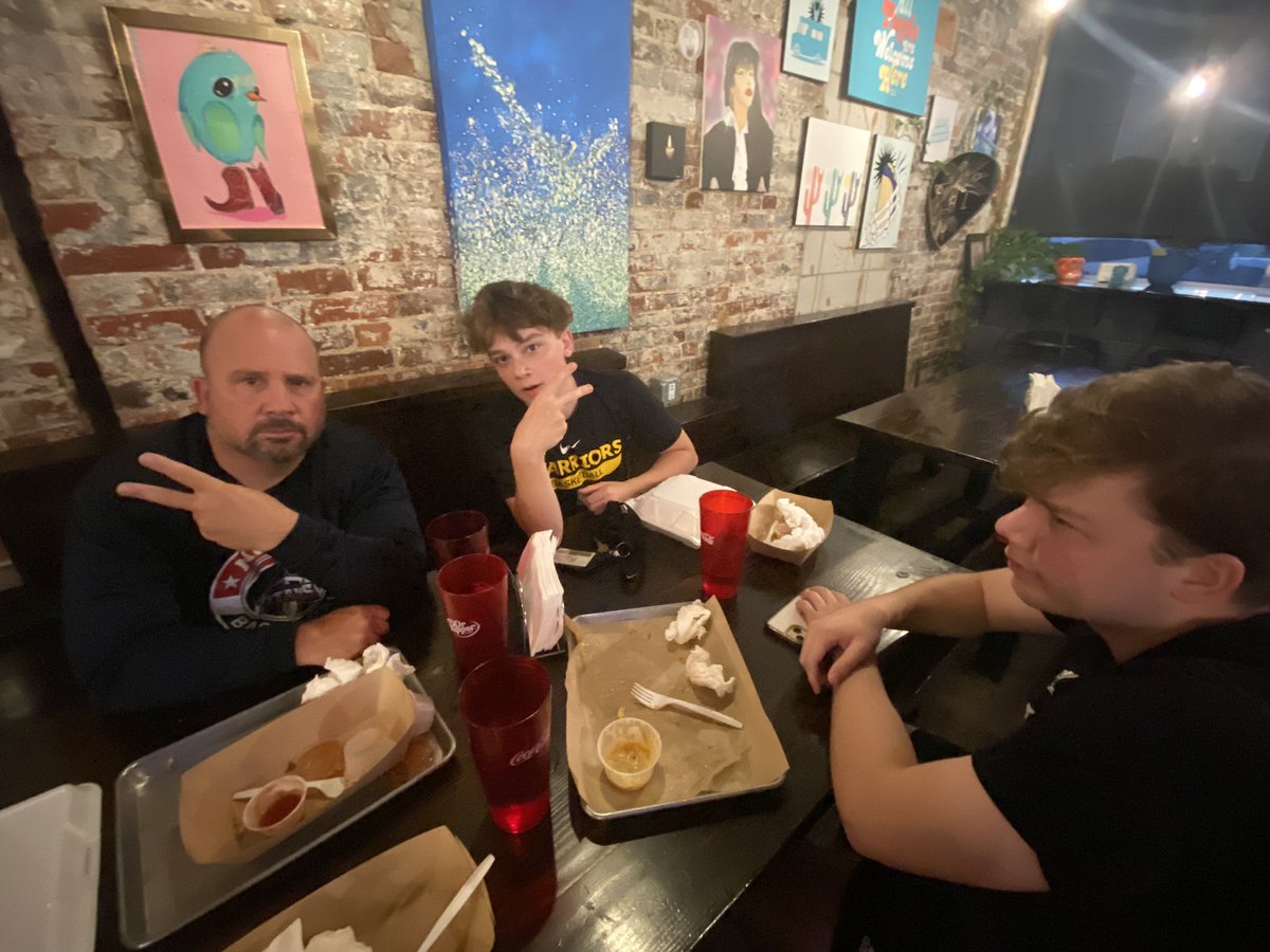 thursday night dinner at <a href="/Yo_Muchacho/">Muchachos</a> and paid for by <a href="/GregHobza/">RACE TO THE PACE</a> is a solid end to a chaotic week
