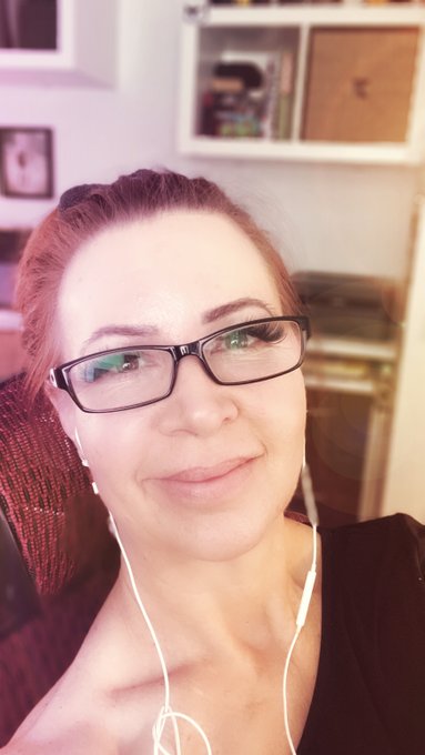 Another day at the office...  #phoebeswinger #WorkFromHome #podcaster #YouTubers https://t.co/PSQ6DK<a href="/tag/phoebeswinger"class="tags">#phoebeswinger</a><a href="/tag/workfromhome"class="tags">#WorkFromHome</a><a href="/tag/youtubers"class="tags"><span>#youtubers</span></a><a href="/tag/podcaster"class="tags"><span>#podcaster</span></a>