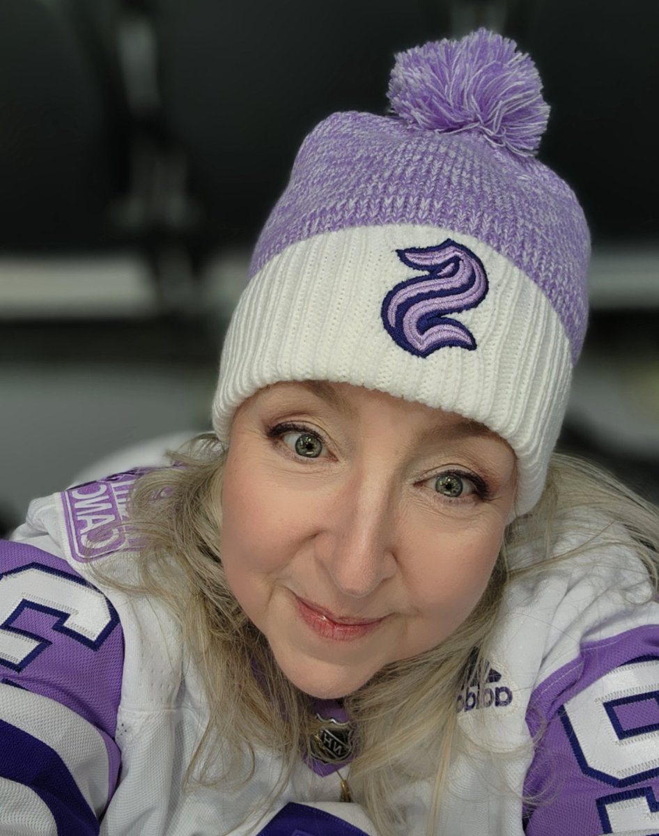 BarefootKeto's tweet photo. It's that time of year!
Kraken Hockey Baby!

#KrakenHockey
#ClimatePledgeArena
#SeattleKraken
#KrakenFan
#WenatcheeWild https://t.co/pW9CFrLIdJ