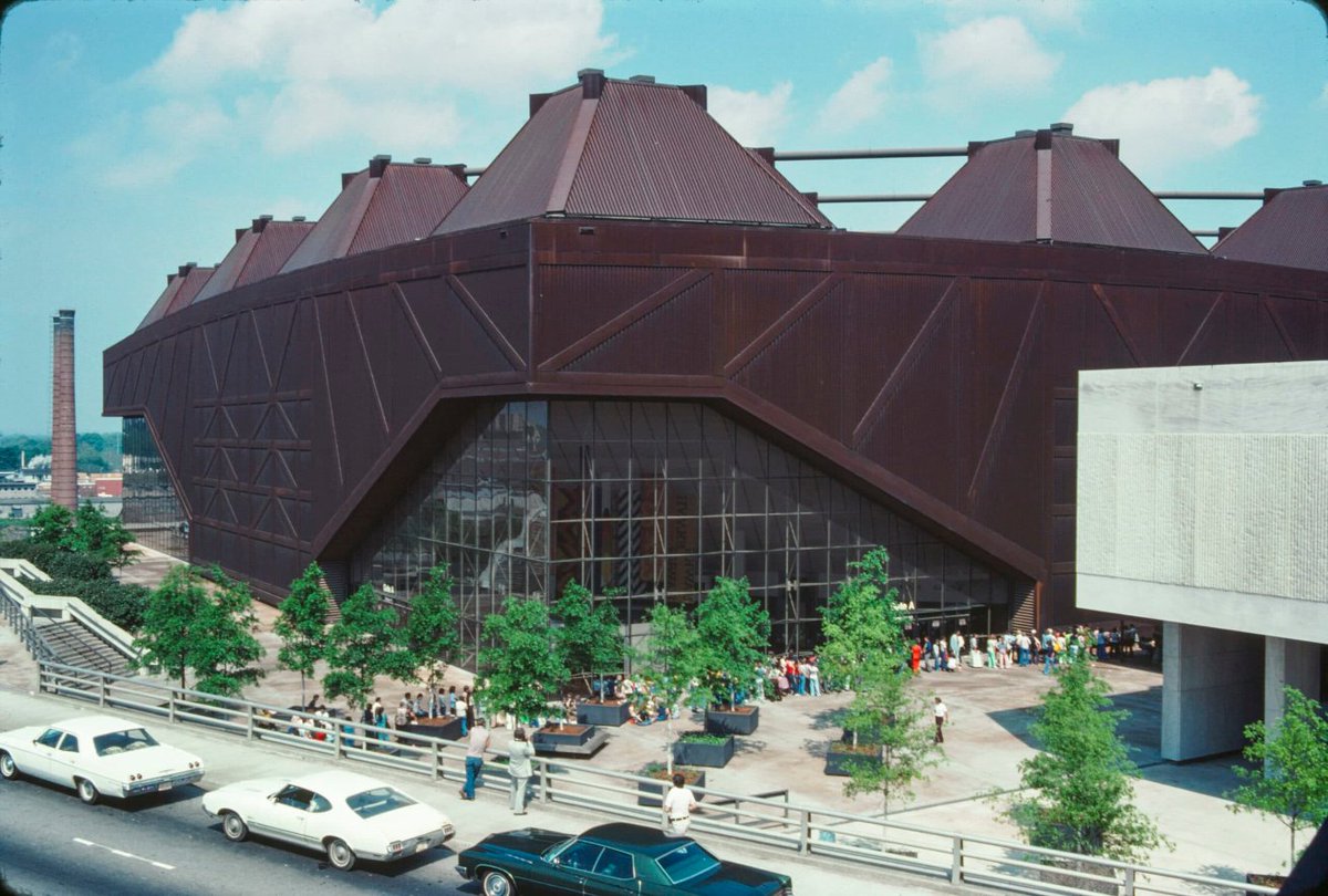 OldStadiumArena's tweet photo. The Omni Coliseum was located in Atlanta, Georgia. It was the home of the NBA's Atlanta Hawks from 1972–1997 and the NHL's Atlanta Flames (Now known as the Calgary Flames) from 1972–1980. It was demolished in 1997. https://t.co/r4Ys4ncheL