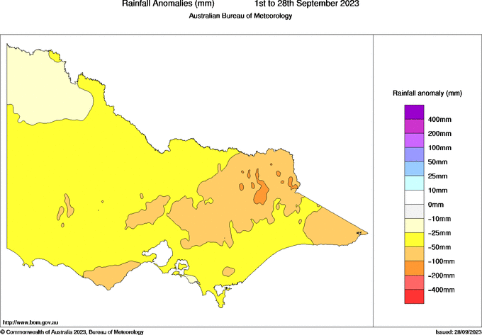 efron_michael's tweet photo. Look at those dewpoints! Only 10.8mm this month in Melbourne...looks like monthly rainfall and temp records will be broken across parts of the nation. https://t.co/M9v4WNnLQX