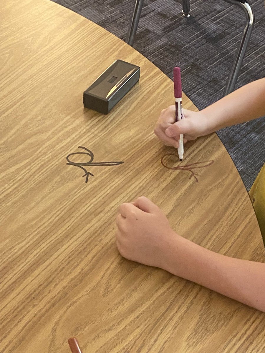 NisdSSDept's tweet photo. Multisensory dyslexia instruction at work at @ClaraLoveES Did you know that if the air is blocked by your lips, teeth, or tongue, it determines which sound is produced?   We also code and read words and work on cursive letter formation to link our learning! https://t.co/7YY64w2UO3