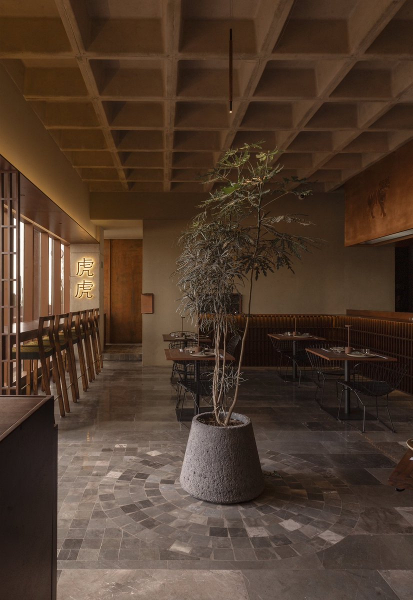 diegoyv95's tweet photo. El mas reciente: TigreTigre es un proyecto Restaurante de Comida Japonesa, ubicado en la Torre avancer. Este proyecto integral entre arquitectura, cocina, musica y comida. Busca ser un referente de comida con un toque informal. https://t.co/idOAYUsek7