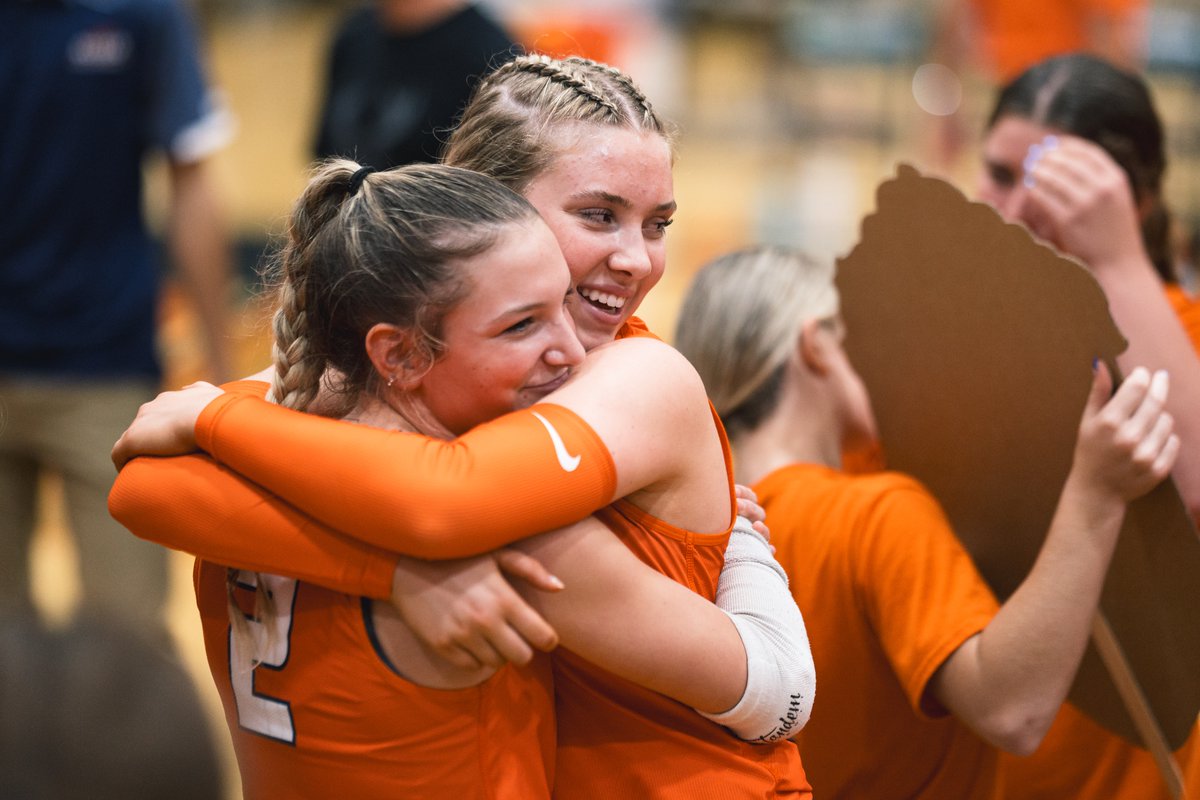 #4faves from the <a href="/HHSRaidersVball/">HHS Raider Volleyball</a> match tonight.