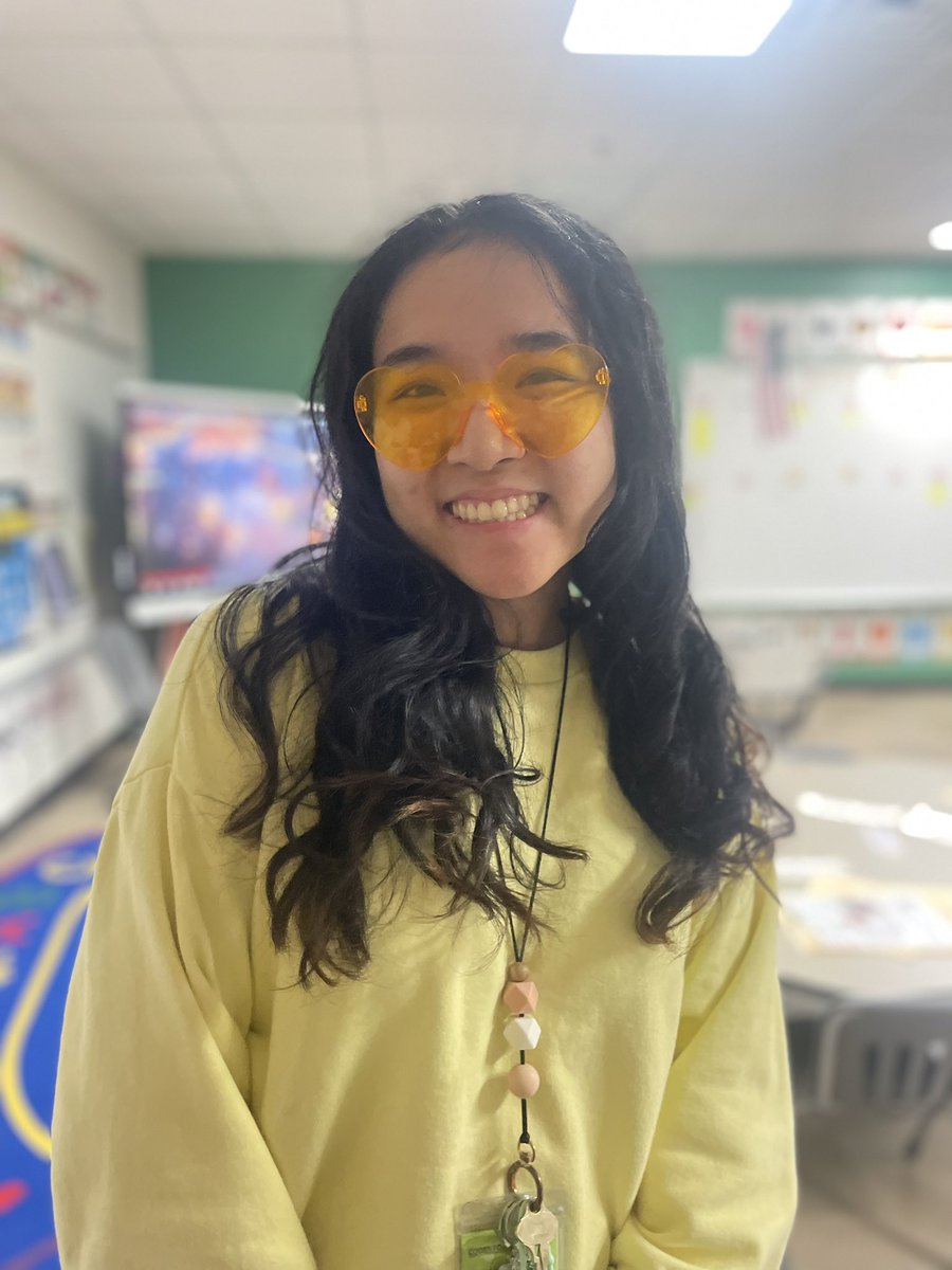 abcwithmsb's tweet photo. @JSES_Stallions turned it Gold today to support #childhoodcancerawareness 💛🤩 https://t.co/UCjktKWywW