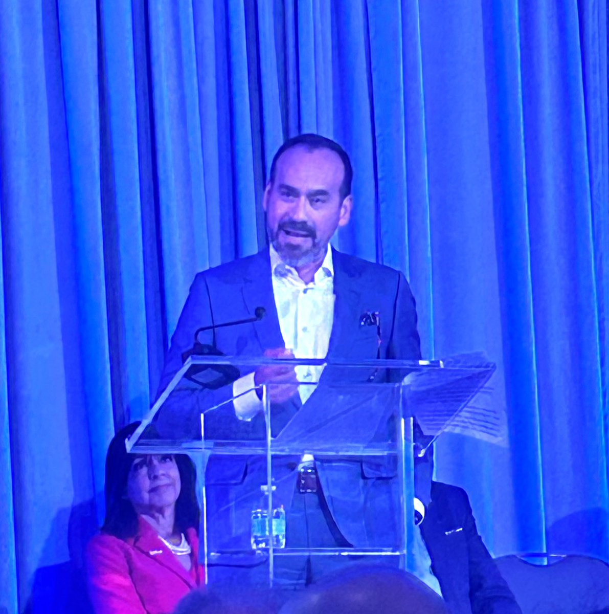 It was my honor to speak at tonight’s Celebracion de Excelencia. Thank you <a href="/SaritaEBrown/">Sarita Brown</a> <a href="/ds_excelencia/">Deborah Santiago</a> <a href="/EdExcelencia/">EdExcelencia.org</a> for the opportunity. I’m looking forward to tomorrow’s announcement! edexcelencia.org/2023-national-…
