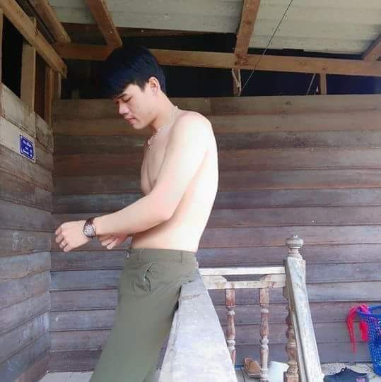 Rhong tweet media
