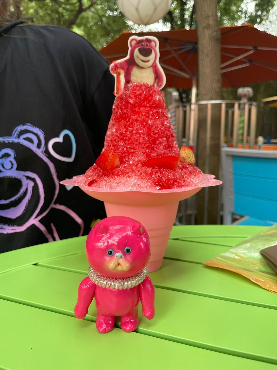 toyg_irls's tweet photo. Hi 👋🏻
A wonderful day in Disney
@mainagamoto @m_mainagamto
#ナガモトマイ #NORAINU #futeneko #mainagamoto #vinylcollection #ソフビ #フテネコ #sofubi #怪獣トこどもノ国
#多肉怪獣シンチャソ https://t.co/MDcnv87ZLc