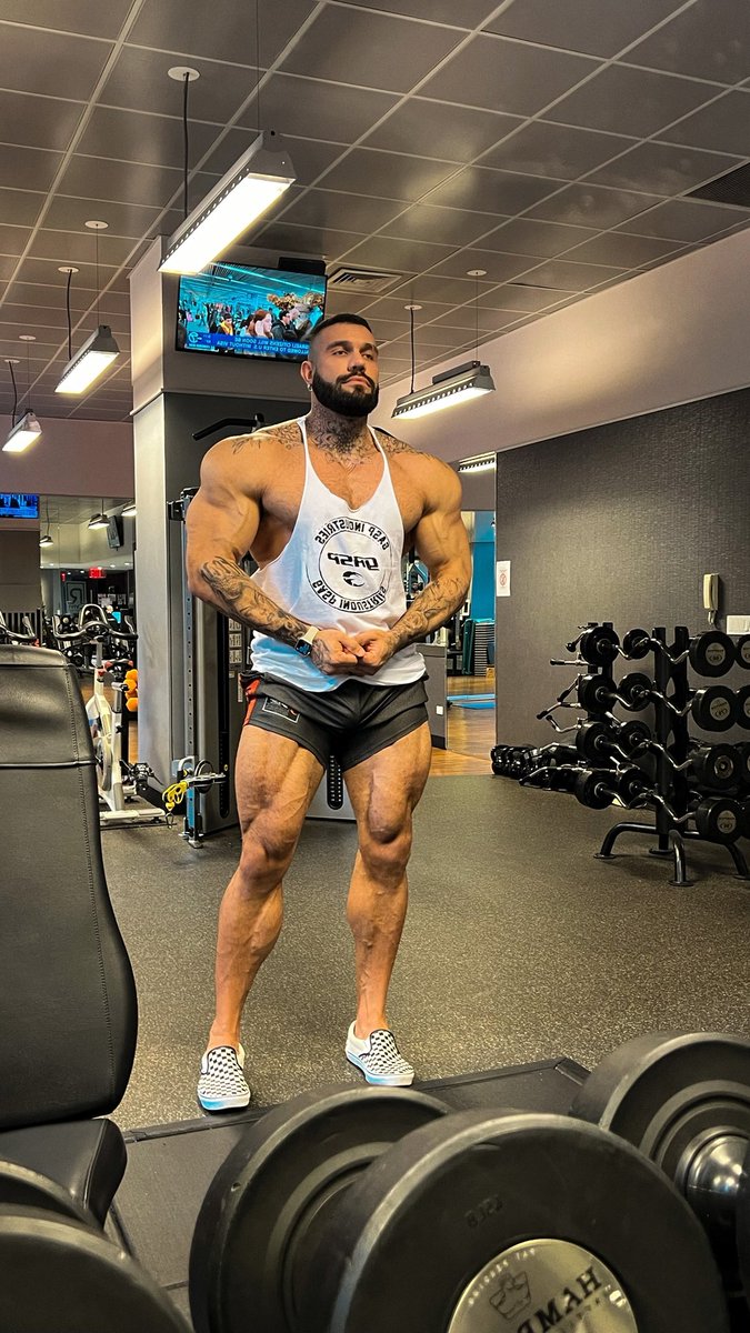 Keep growing 6’10” 345lb