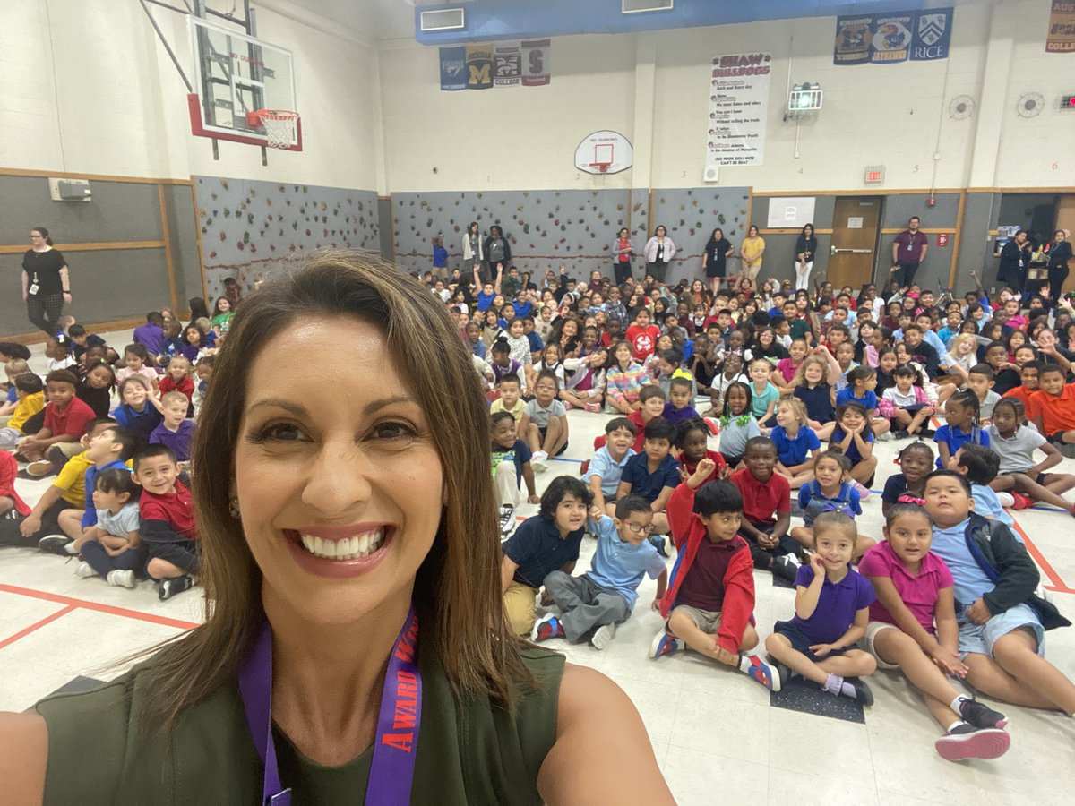 What a beautiful Hispanic Heritage Month celebration in Texas! We enjoyed every minute presenting to two fabulous schools. Students are being seen and validated in our bilingual books. We will cherish the hugs and smiles forever! Thank you, Texas! @LeticiaOrdazTV