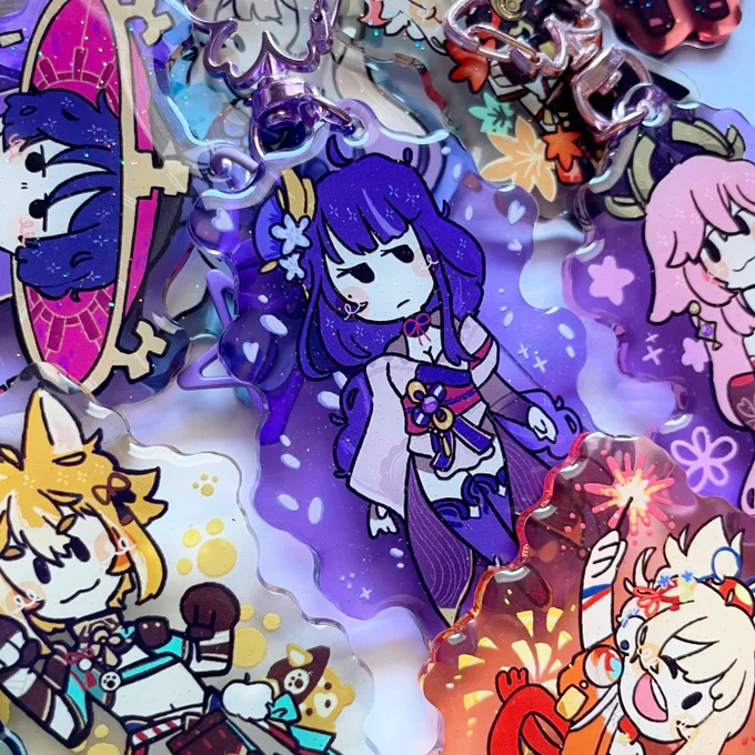 I've decided to no longer restock Genshin merch, i wanna make more room for future merch!! If you wish to get any charm, now is your last chance! Link to my store belooow!