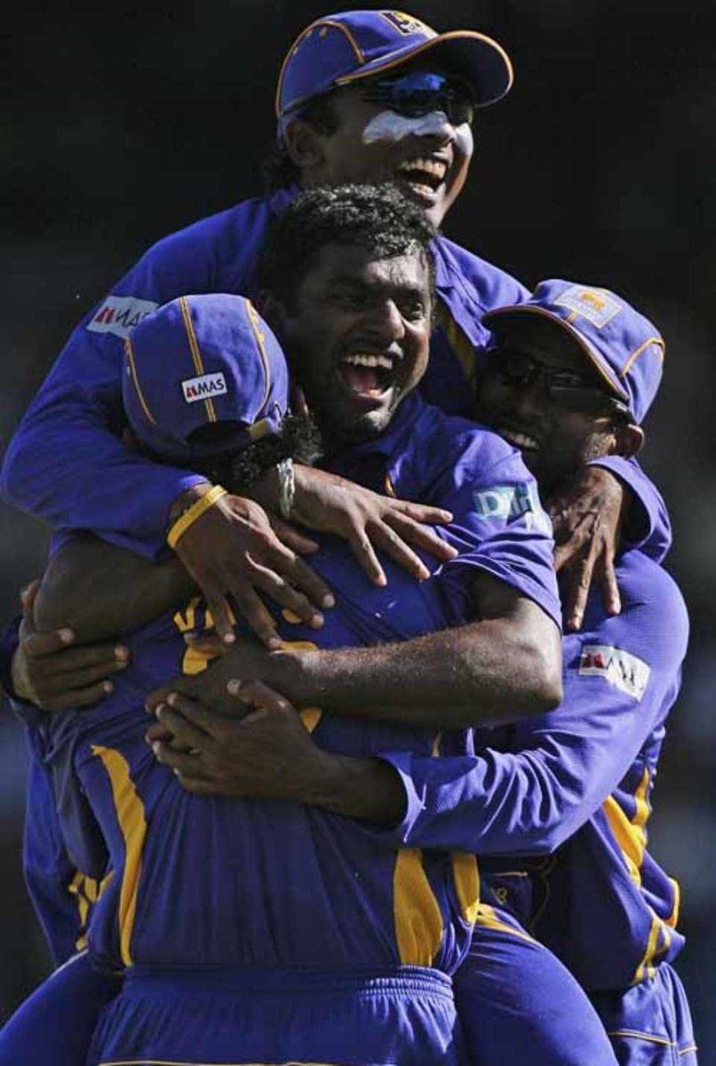 Cricket_decoded's tweet photo. ๐ฑ๐ฐ v ๐ฎ๐ณ #CWC07 was a must win for ๐ฑ๐ฐ to carry points into Super 8s. For ๐ฎ๐ณ it was do or die. As MSD walked in the game was on line. Murali trapped MSD first ball. A moment the game was won. ๐ฑ๐ฐ were rightly ecstatic. This image captures the pure emotions!#CricketTwitter https://t.co/akTOLbqAy2