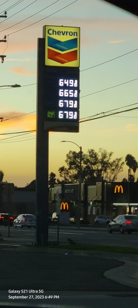 's tweet image. Thanks Captain Bribem @POTUS This is my local station in SoCal, between crooked Joe &amp;amp; Greasy @GavinNewsom we can't afford shit, from gas to groceries or simply keeping the lights on! Their both
F u c k I n g  I d I o t s 
#Impeach #Remove #Indict #JoeBribem