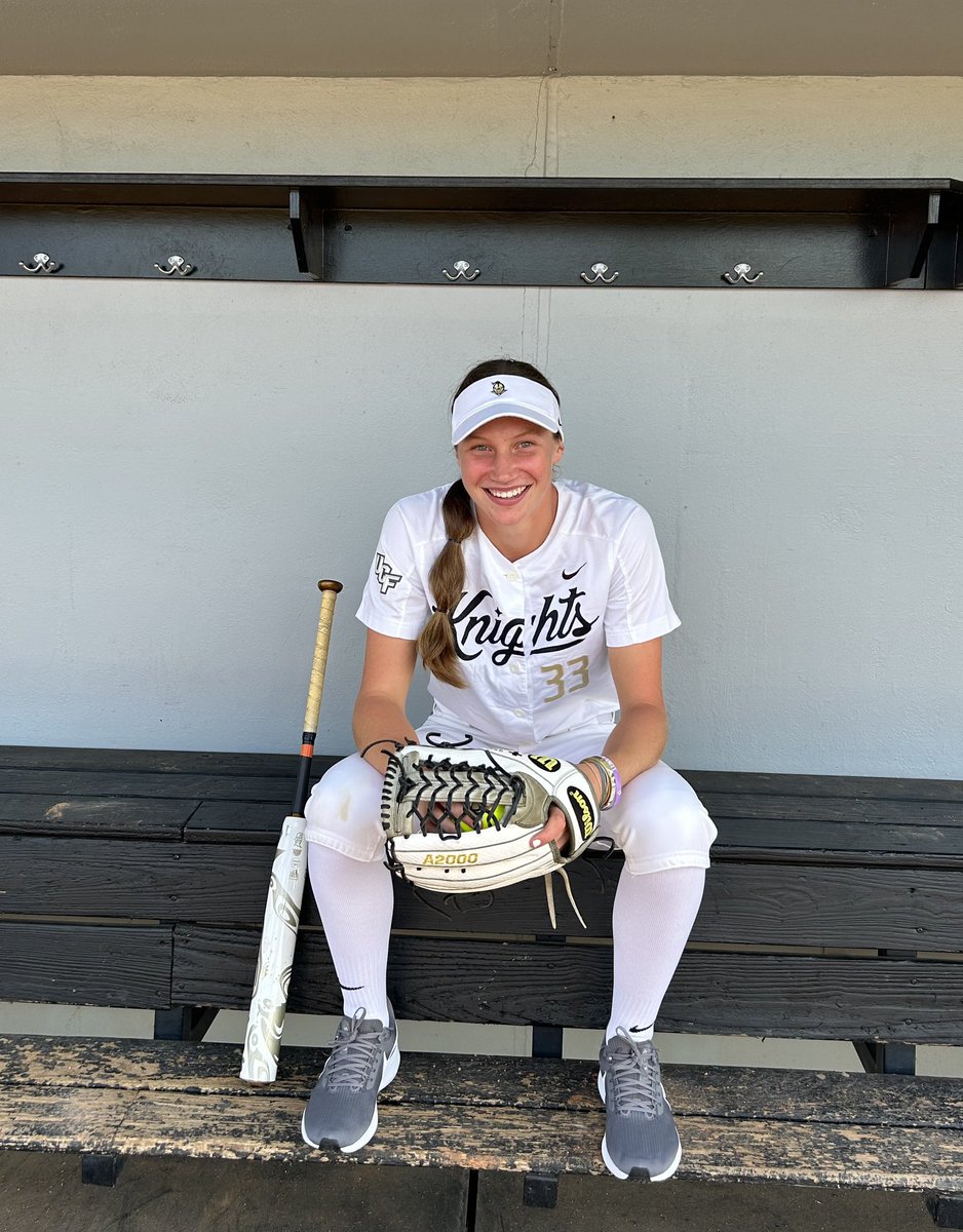 AvaStuewe's tweet photo. What a dream come true! I am so happy to call UCF my home! Thank you SO much @CoachBallMalone @jenn_salling @Becca_Mueller01  @cassady_brewer @shannieflame for this Amazing opportunity and believing in me! Excited to be Knight &amp;can’t wait to see where this journey takes me!🖤💛⚔️ https://t.co/xsRGs2t4ly