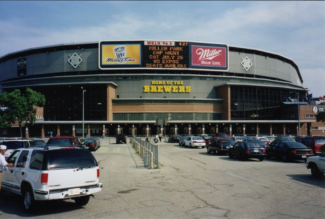 OldStadiumArena's tweet photo. Milwaukee County Stadium was located in Milwaukee, Wisconsin. It was home to MLB's Milwaukee Brewers from 1970–2000,the Milwaukee Braves 1953–1965 and the Chicago White Sox 1968–1969 part-time and the NFL's Green Bay Packers 1953–1994 part time.The stadium was demolished in 2001. https://t.co/w21Moiop7p