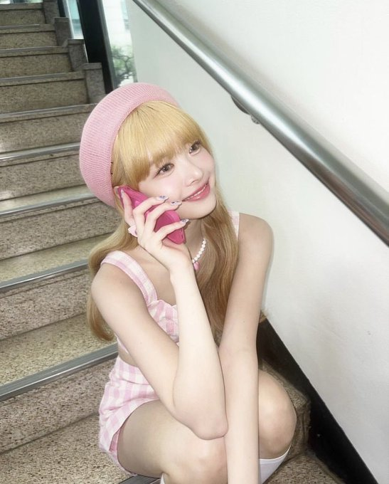 sseraechae's tweet image. ✨ Hey Barbie, looking oh so fabulous today! 💖💕 Your style is always on point and your smile lights up the room! 🌟 ✨💫 #HiBarbie #FabulousnessGoals #StyleCrush