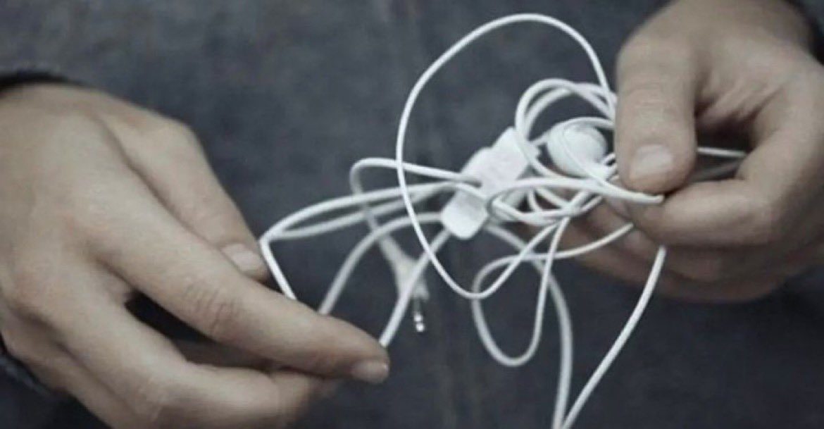 2np__'s tweet image. 👩: أدق ؟! 
👨🏻: دقيقة 
👩: خلك مع اللي قاعد تكلمها 
👨🏻 :
😂😂😂😂😂😂😂😂😂😂