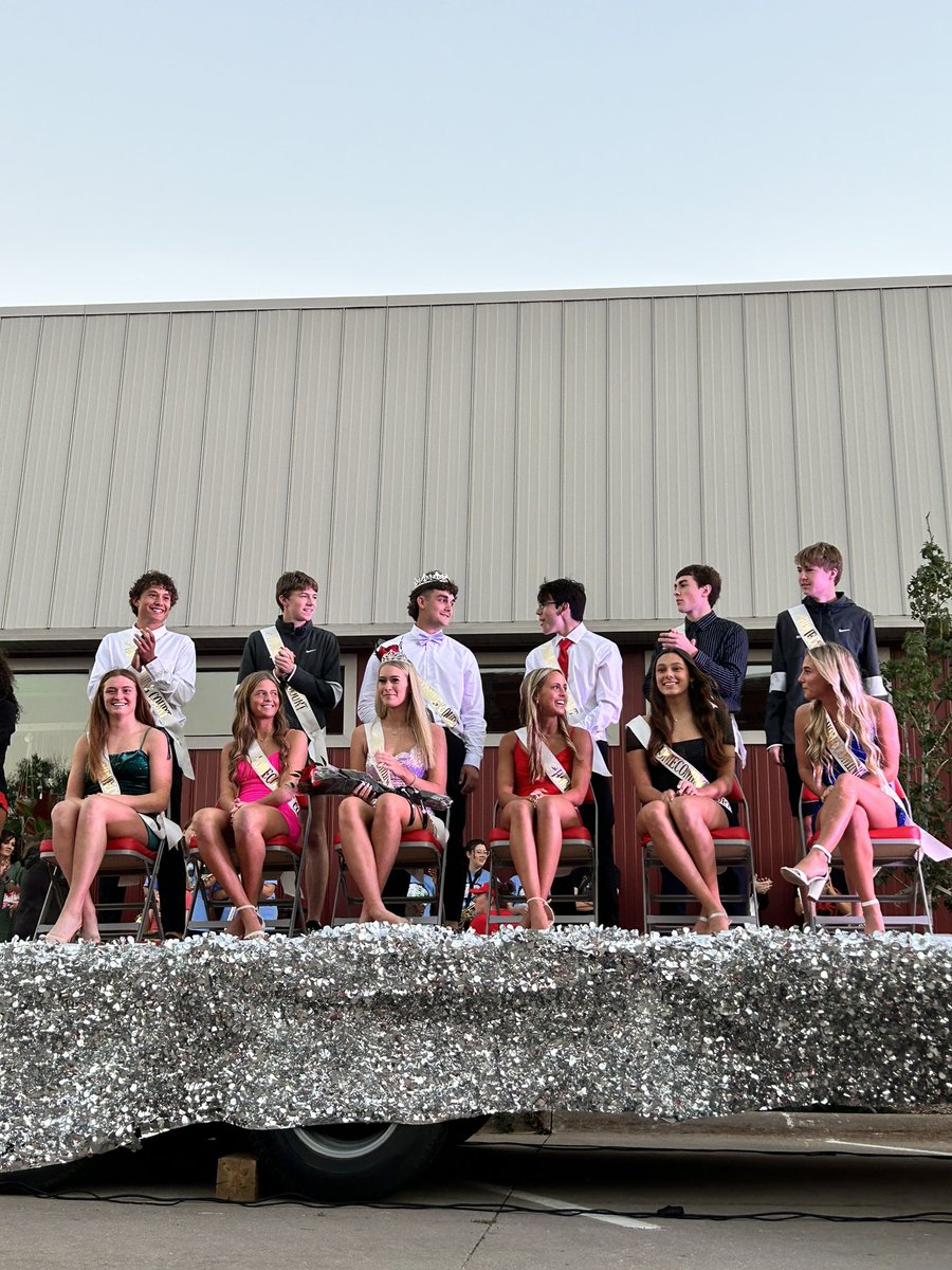 Congrats to our Homecoming Court and newly crowned royalty: Eli Carpenter and Emma Bushnell!!
