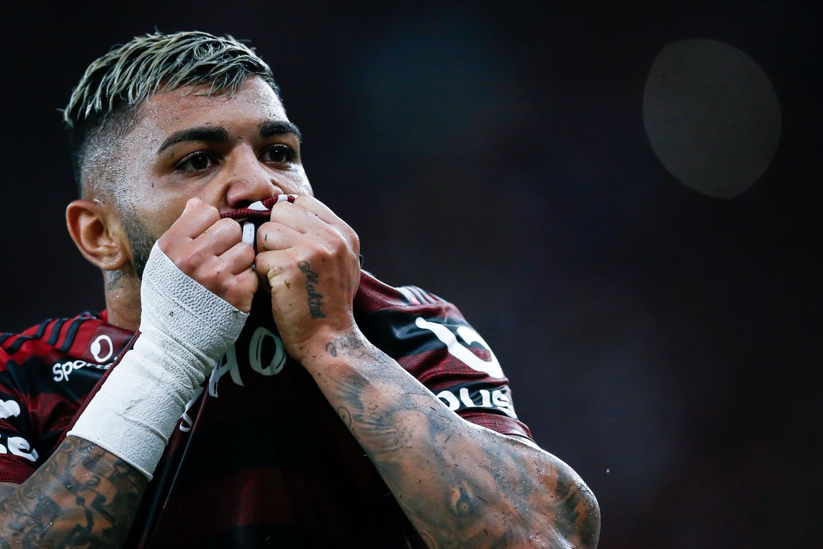 cano tem 2 CARIOCAS com o fluminense e é respeitado

luciano tem 1 paulista e 1 CDB pelo são paulo e é considerado como ídolo

mas o gabigol que só não ganhou o mundial pelo flamengo é tratado como nada por uma ala da torcida

só quando perderem ele vão começar a respeitá-lo.