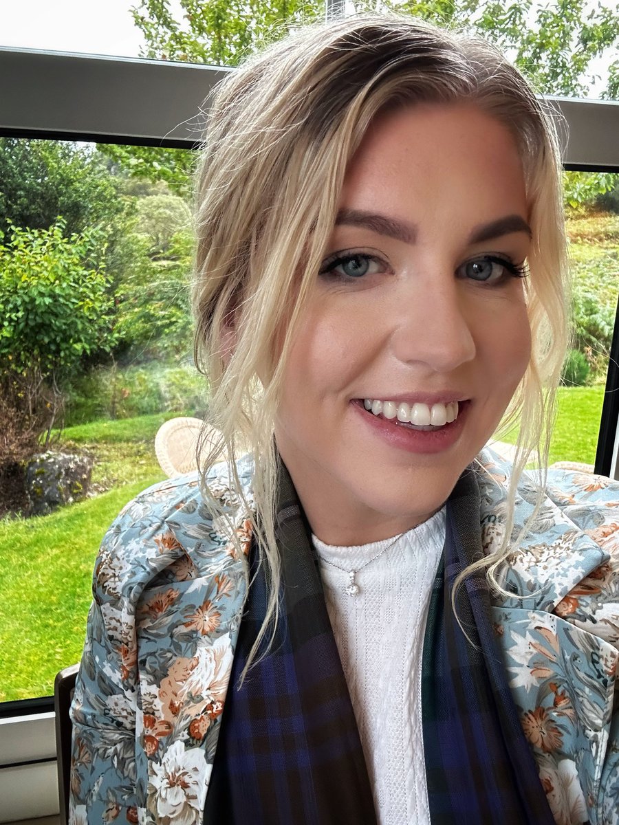 S830Paige's tweet photo. Feeling like a drowned rat, but still time for a selfie…?
#onlyfans #scotland #wet #rain #newpost https://t.co/u2Hvz6Omn5