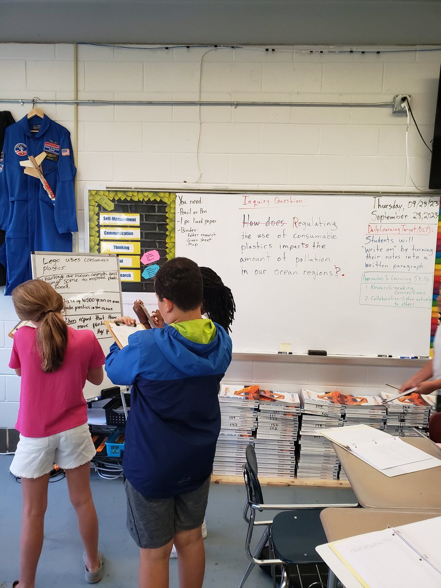 ibscience17's tweet photo. @jcibmiddle 6th grade scientists use collaboration &amp; peer support to write evidence-based paragraphs on the issue of trash in the ocean. Write On!
#IB_inquirers #IB_knowledgeable 
Building writers &amp; communicators! 
@lightseer @JCIBSchool @JEFCOED @LeslieCRichard2 https://t.co/06tPUCSZER