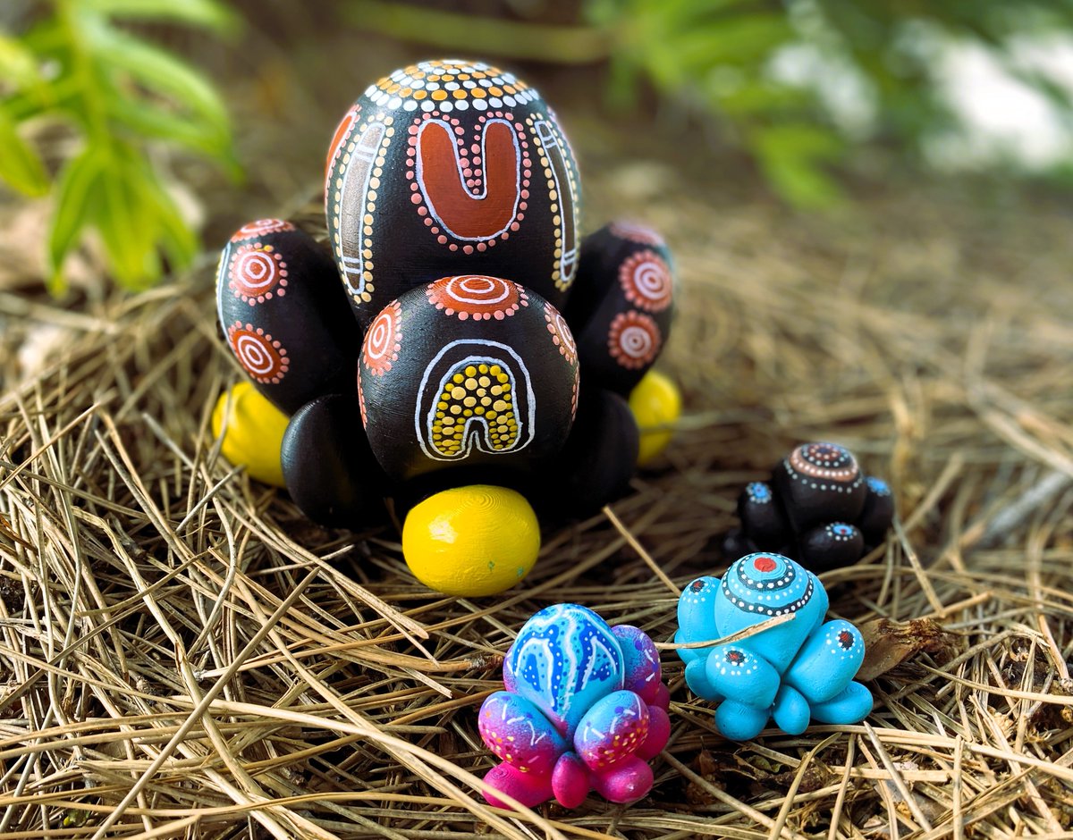 Radio Astronomy meets Art! MWA and Yamaji Art collaborate to create hand-painted 3D beam patterns 🤩 Read more: tinyurl.com/44rzucdm
#IndigenousArt #astronomy #art #sky #culture #Aboriginalculture