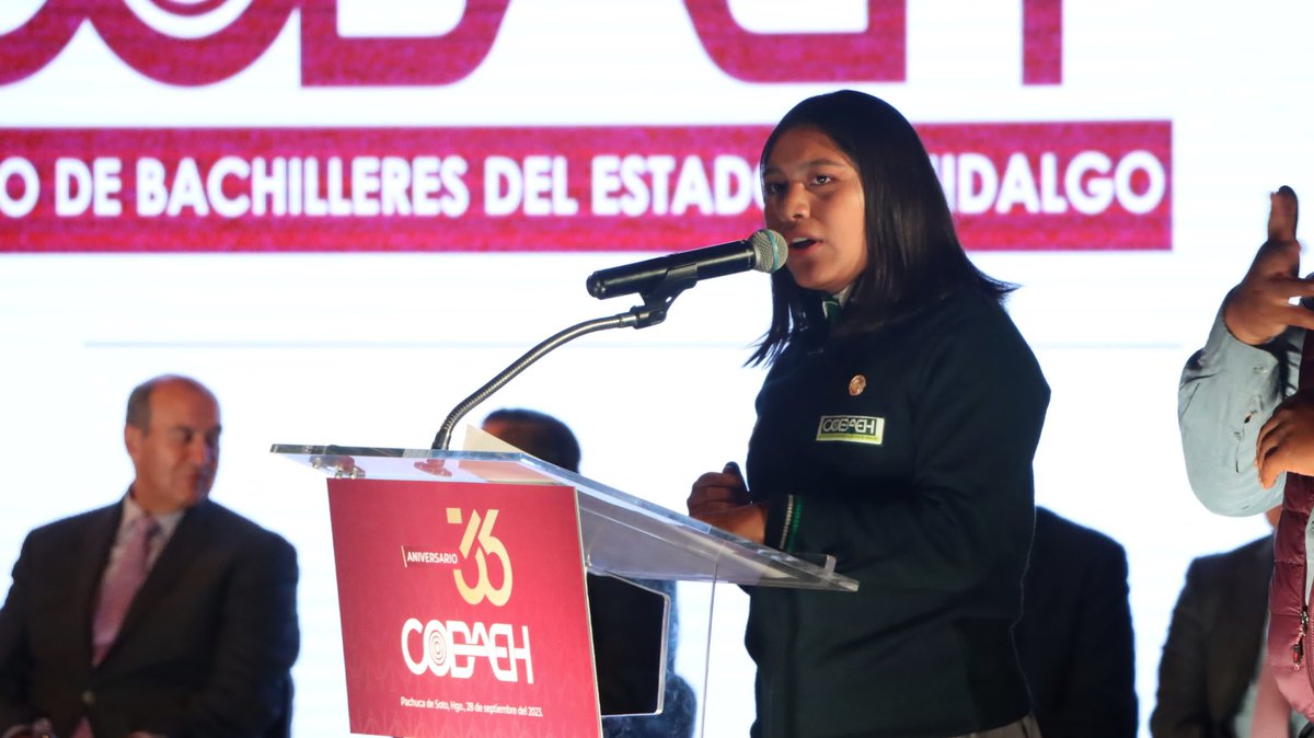 GlezNapoleon's tweet photo. Agradezco al secretario de @SEPHidalgo, @natycastrejonv la invitación a la ceremonia del 36° Aniversario del @COBAEH_HGO, expreso mi reconocimiento al personal docente, administrativo y alumnos que a lo largo de estos años han formado esta gran Institución 

#PrimeroLaEducación https://t.co/dbjL0u18VB