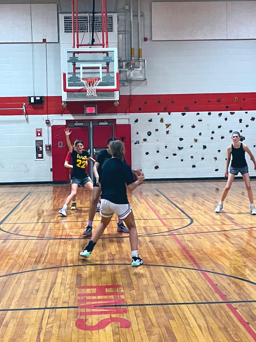 NEK Coach tweet media