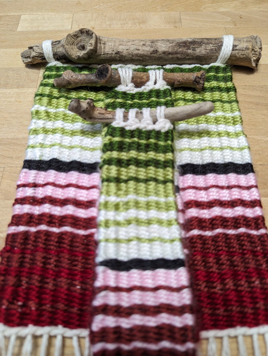 dresigned's tweet photo. Family Ties
#familyties #familytapestry #sarape #birthstones #favoritecolors #Mexican #Italian #weaving #yarn #driftwood #textile #artist https://t.co/SkLL8tRg9I