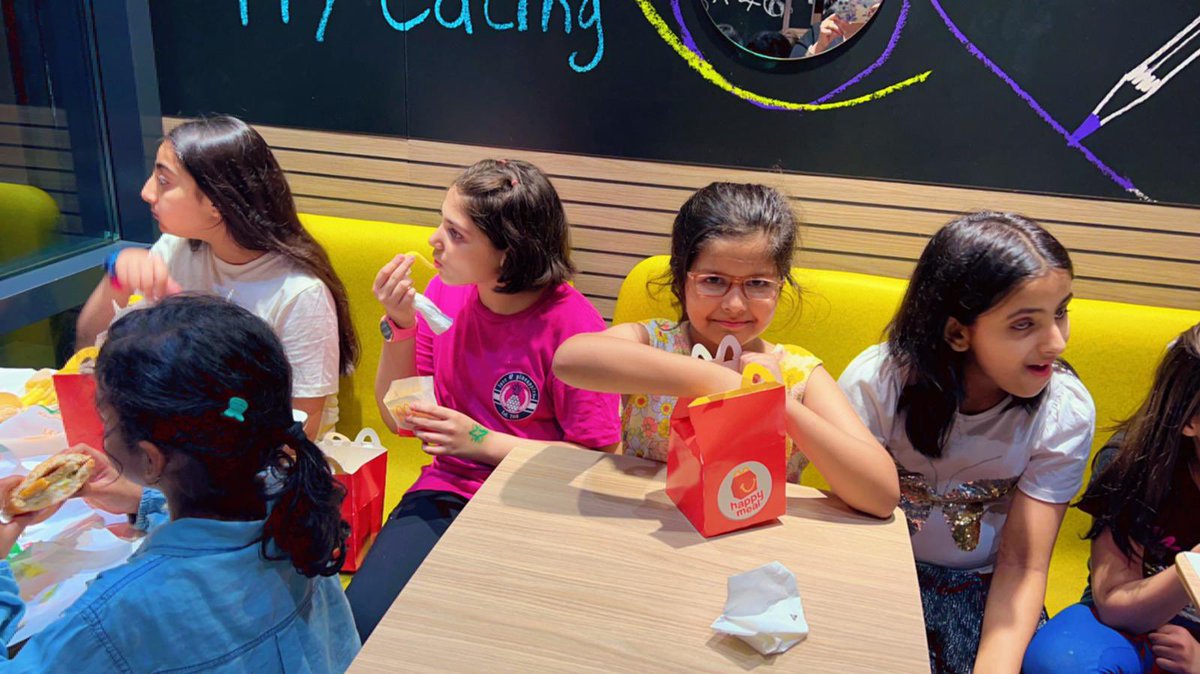 sabch09's tweet image. Birthday celebration 🎉❤️
#F9 
#HBD
#Hani #Hassan