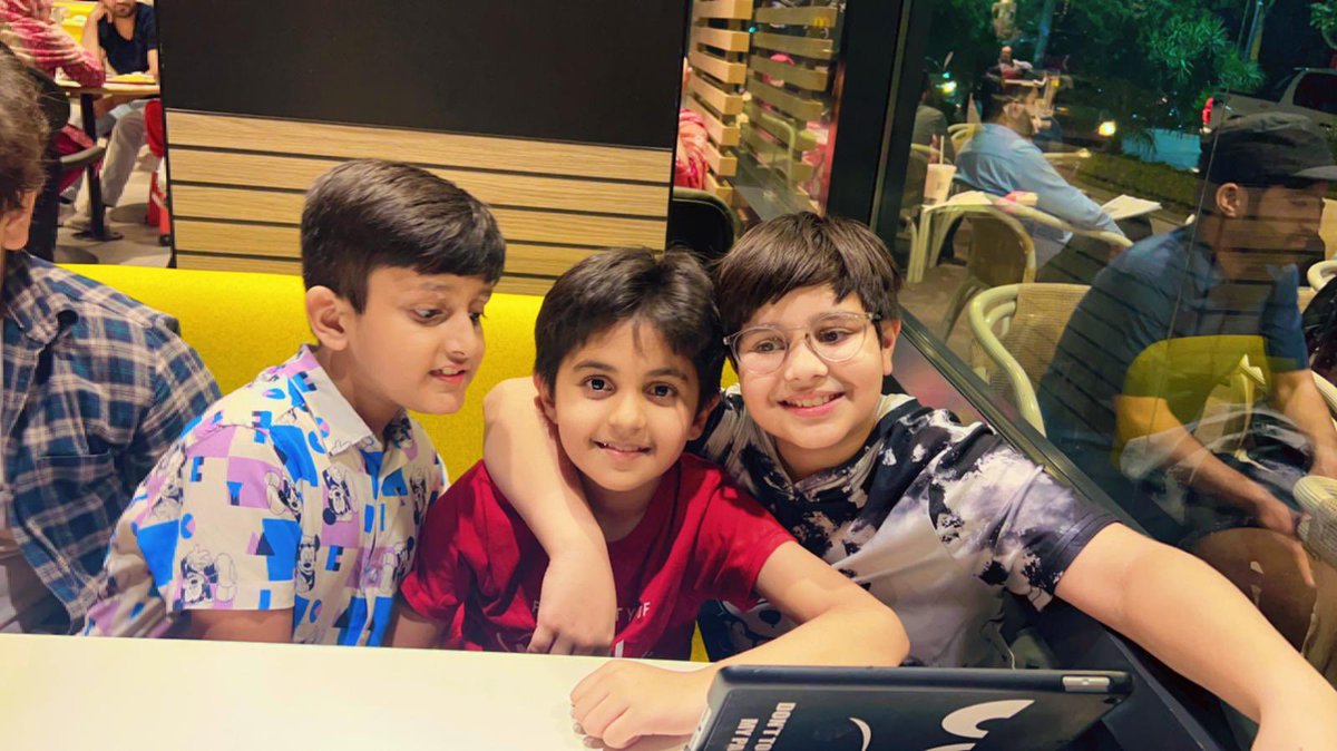 sabch09's tweet image. Birthday celebration 🎉❤️
#F9 
#HBD
#Hani #Hassan