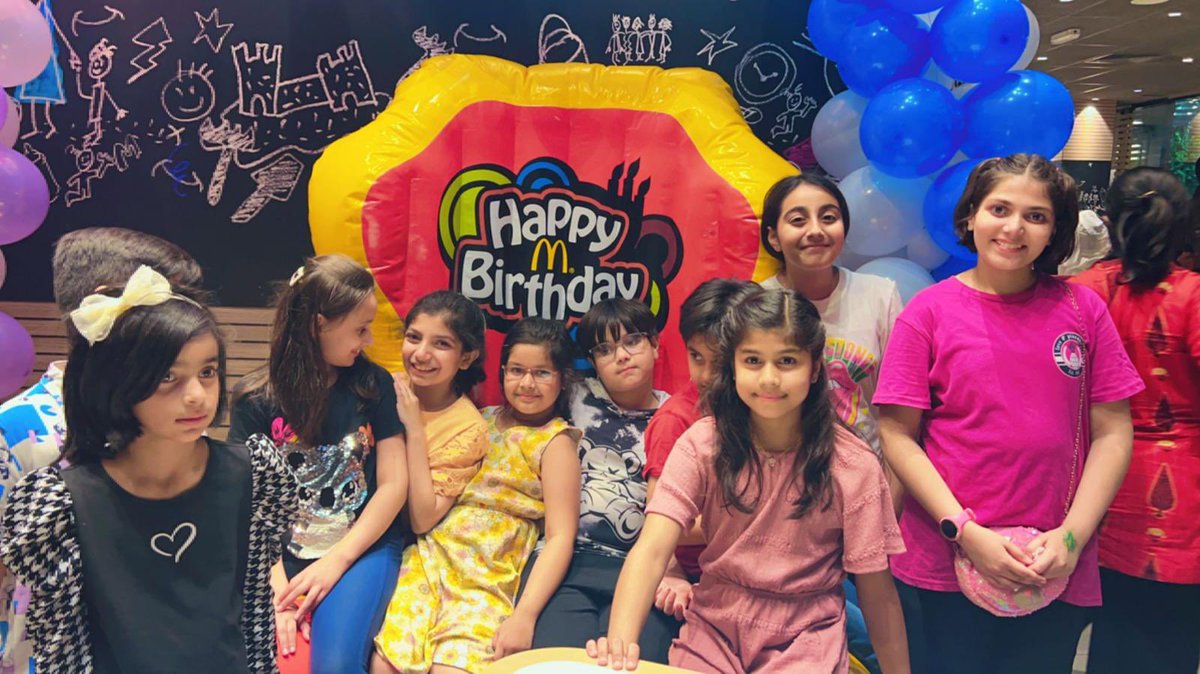 sabch09's tweet image. Birthday celebration 🎉❤️
#F9 
#HBD
#Hani #Hassan