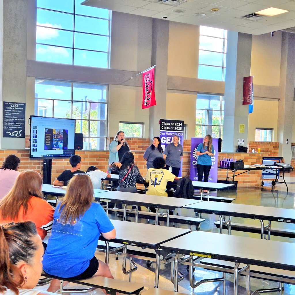 GEARUPfam's tweet photo. Family Engagement at its FINEST!🏆

Thank YOU to @CoolSpeak's @EMejia for delivering an unforgettable message tonight. You speak to the 💗s of many!

This collab of @MillerSMCISD, @GoodnightSMCISD, &amp; @SMHS_SMCISD was 🔥! #GEARUPworks https://t.co/1eS0goPPuT