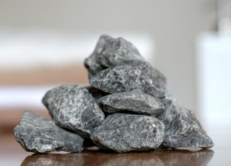 遠赤外線効果で身体が芯まで温まる！万能ストーン！
天照石には光を浴びると有機物を分解する還元力があります。最近注目です！
#インユーマーケット #オーガニック　#お風呂グッズ