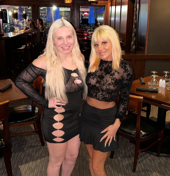 Happy belated bday @tiffanyxduhh1 https://t.co/fAKDE8dHmj<a class="tags" href="/tag/tiffanyxduhh1">@tiffanyxduhh1</a>