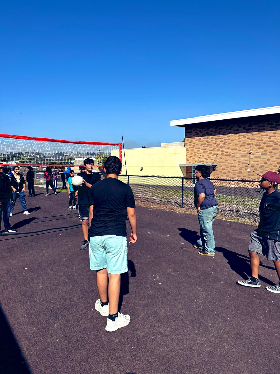 DirectoraDanya's tweet photo. Thank you to all of the generous donations from @DonorsChoose 💜 Look at the smiles on our scholars’ faces. @CajonValleyUSD Bostonia Global Middle School, where games and play are integrated into the day so that kids can be #happykids. @NerelWinter @BostoniaGlobal https://t.co/2gbokufSpG