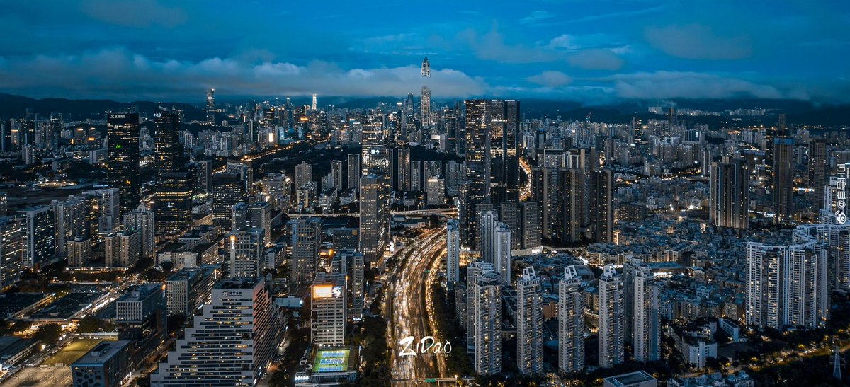 ShenzhenCity's tweet photo. Great pic of Futian and Luohu districts in Shenzhen. Pic by ZiDao.
#shenzhen #china #skyscraper #cityscape #guangdong #hongkong #pearlriverdelta #greaterbayarea #kpf #megatall #supertall #lookingup #dezeen #archdaily #skyline #urban https://t.co/17OT141zcx