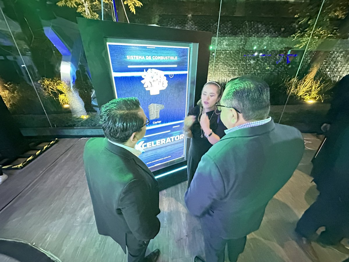 Flotillera's tweet image. Con más de 140 mil refacciones, Daimler presentó #Excelerator, su tienda digital postventa. 

@DaimlerTruck | @DaimlerTruckBus | @FreightlinerMex | #TeamFlotillera