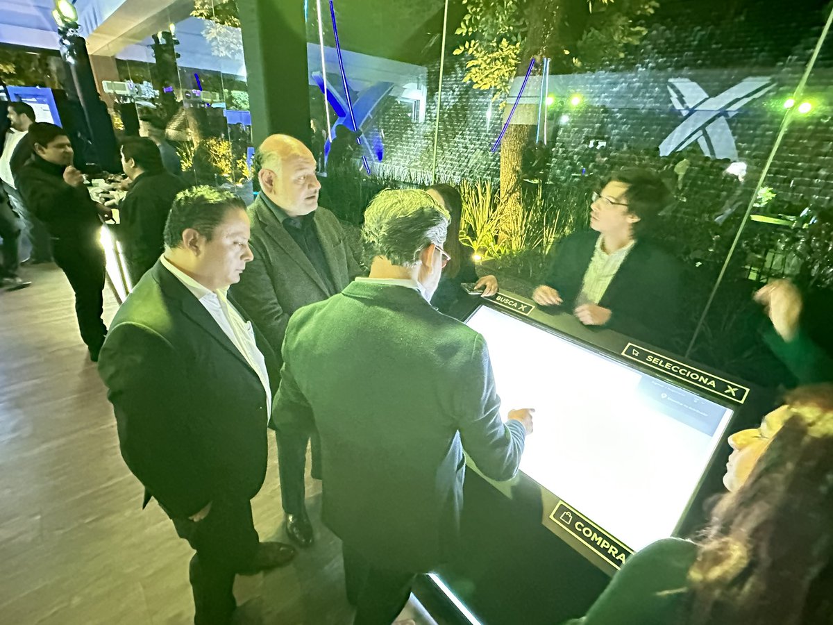 Flotillera's tweet image. Con más de 140 mil refacciones, Daimler presentó #Excelerator, su tienda digital postventa. 

@DaimlerTruck | @DaimlerTruckBus | @FreightlinerMex | #TeamFlotillera