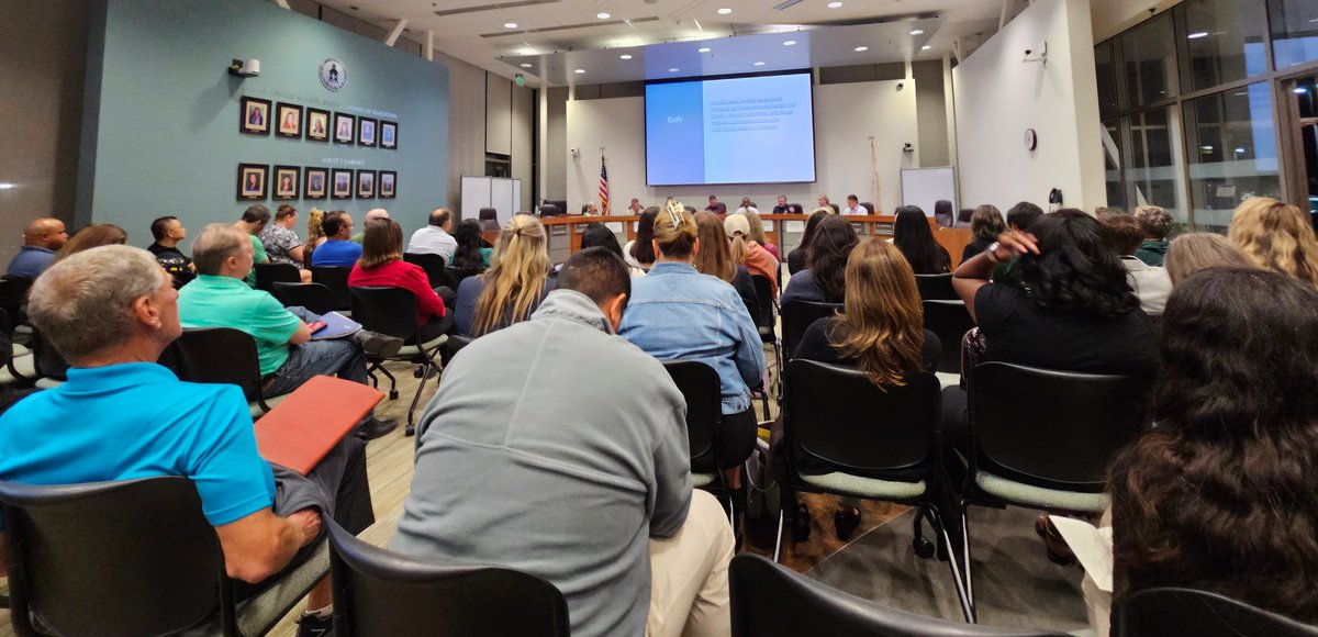 Another informative summit! #SafetyFirst  Way to go <a href="/PowayUnified/">Poway Unified</a> ! Great panelists and community turnout #pusdchat #FridayEve