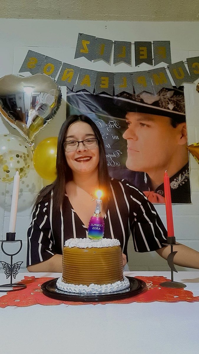 DanielaPF45's tweet image. Un rey se celebra como se lo merece!!! Lo amooooooooo mi @pedro_fer❤️🎂🥂❤️
#FelizCumpleañosPedro