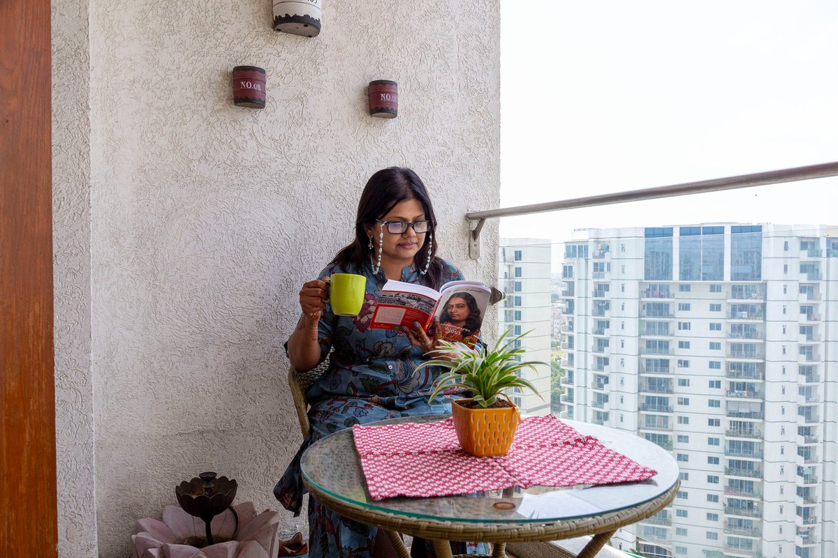 IndiaInclusion's tweet photo. The rare Young-Onset Parkinson’s disease struck Dr Shanthipriya Siva from Tamil Nadu when she was just 35. By 50, she had become an artist, writer, trekker, model, and founder of an organisation that helps others with Parkinson’s.

@VRFerose @major https://t.co/DkdyGhYo2b