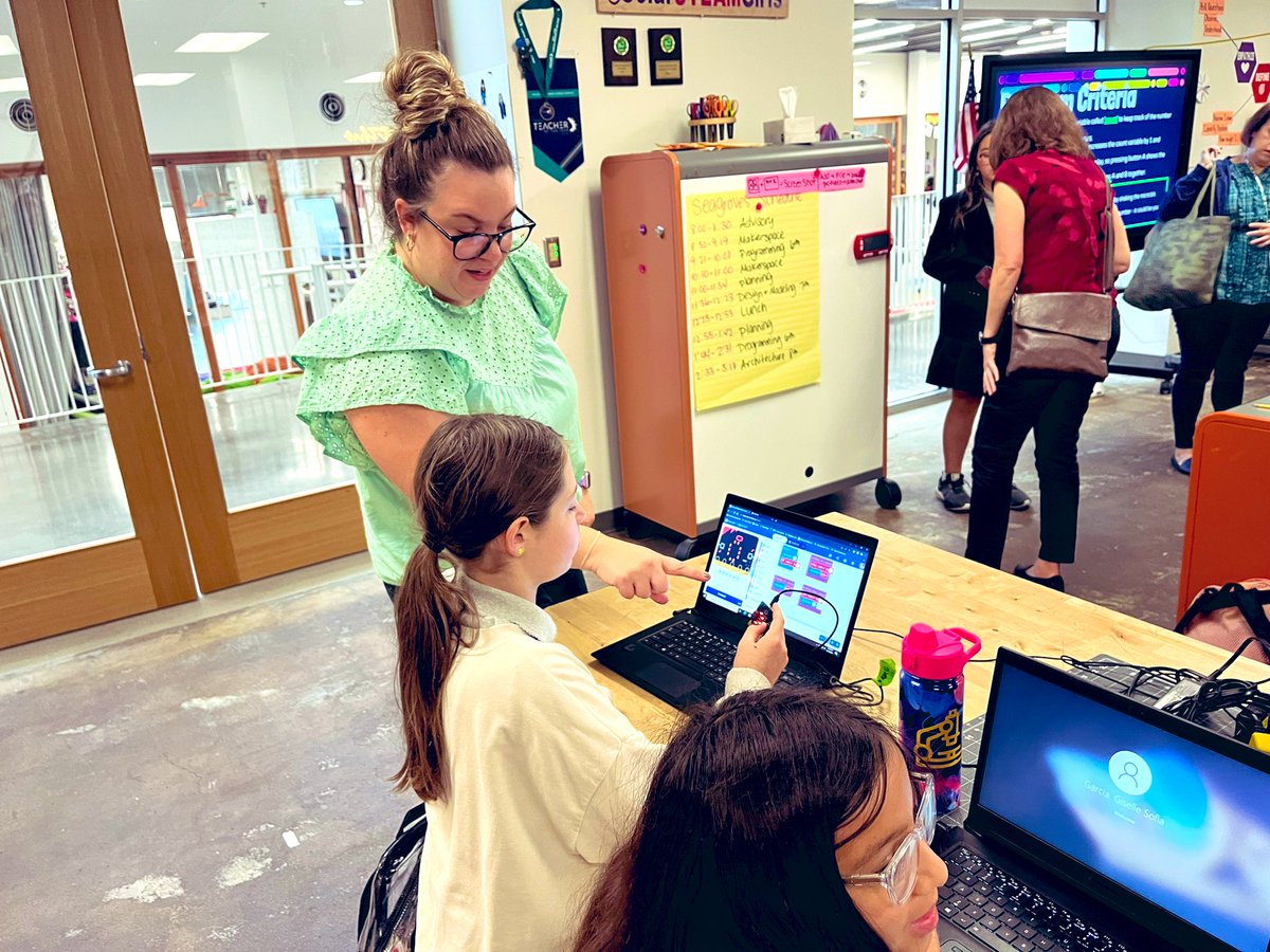 SolarSTEAMGirls's tweet photo. #TBT We had so much fun hosting this amazing district from Saskatchewan, Canada, @SunWestSD207! 
Our leaders love opportunities to share their passion with other educators! Reach out to schedule an educator visit, soon! @livmsantos @TransformDISD @N_Bernardino @TeamDallasISD https://t.co/U8ZrfYFKOl