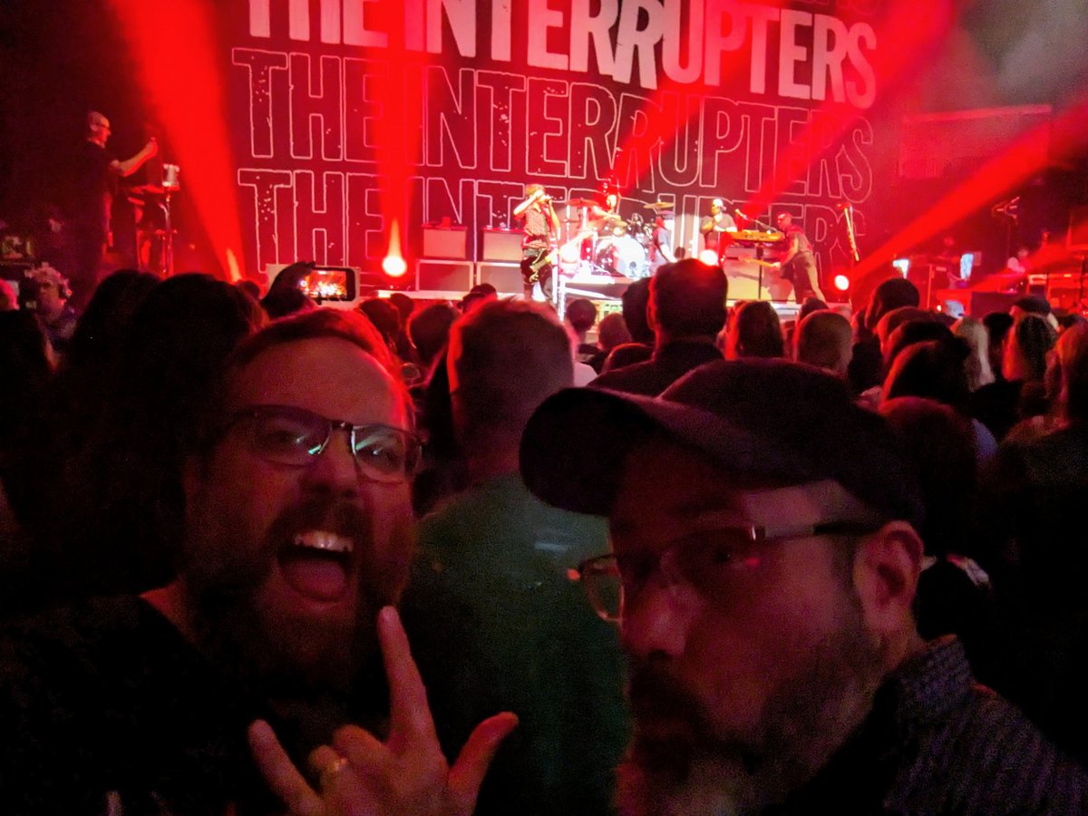 metafiz's tweet photo. That was a great show!
Thank you to the #Interrupters and #DropkickMurphys!
@Interruptweets https://t.co/0eHb2J572E