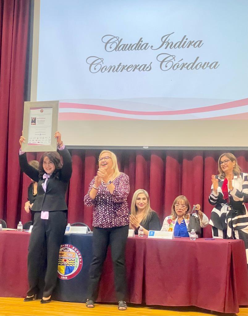 jeanettearrizon's tweet photo. Quienes integramos más de 15 colectivos defensoras de DDHH reconocemos la trayectoria de la Mtra Claudia Indira, a favor de las niñas y las mujeres 💜

Ha sido nuestra gran aliada y cuenta con nosotras, como nosotras hemos contado con ella! @MPluralesSon #Igualdad https://t.co/izvMYtcroJ