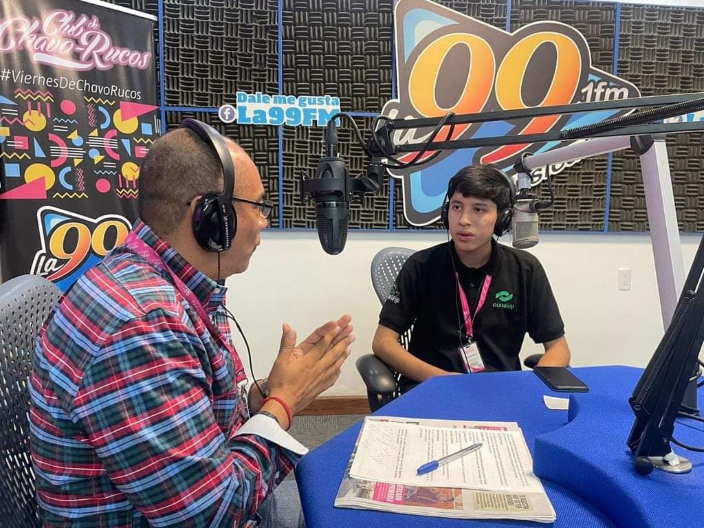 💚Conalover's 💜

Nos sentimos muy orgullosos de nuestro gran alumno de plantel Conalep Cuernavaca,Brian Jafid Ortiz Trinidad, ya que el día  de hoy tuvo una entrevista en el Diario de Morelos explicando el logro por obtener Mención Honorífica con su proyecto "Litros de a Litro".
