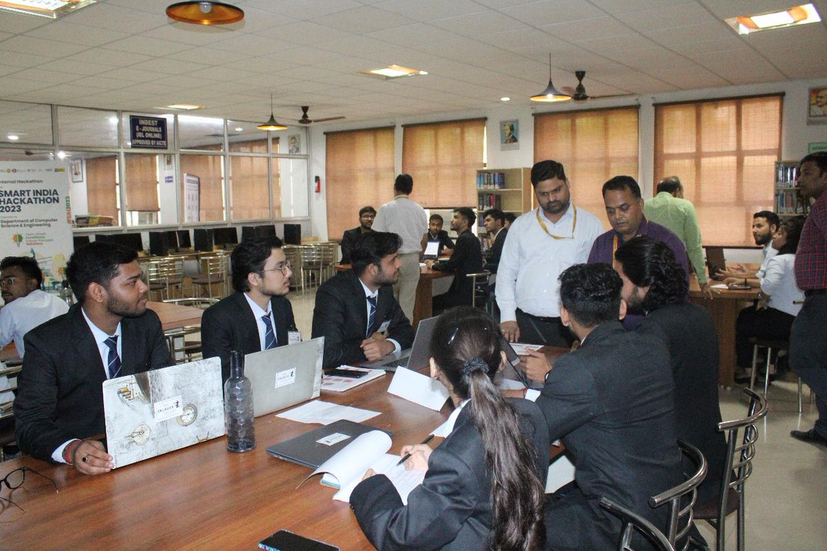 GNIOTCollege's tweet image. #InternalSmartIndiaHackathon-2023 organized by #GreaterNoidaInstituteofTechnology in association with the Department of #ComputerScienceandEngineering concluded with innovative solutions and projects that showcased the remarkable talent and dedication of the participating teams.
