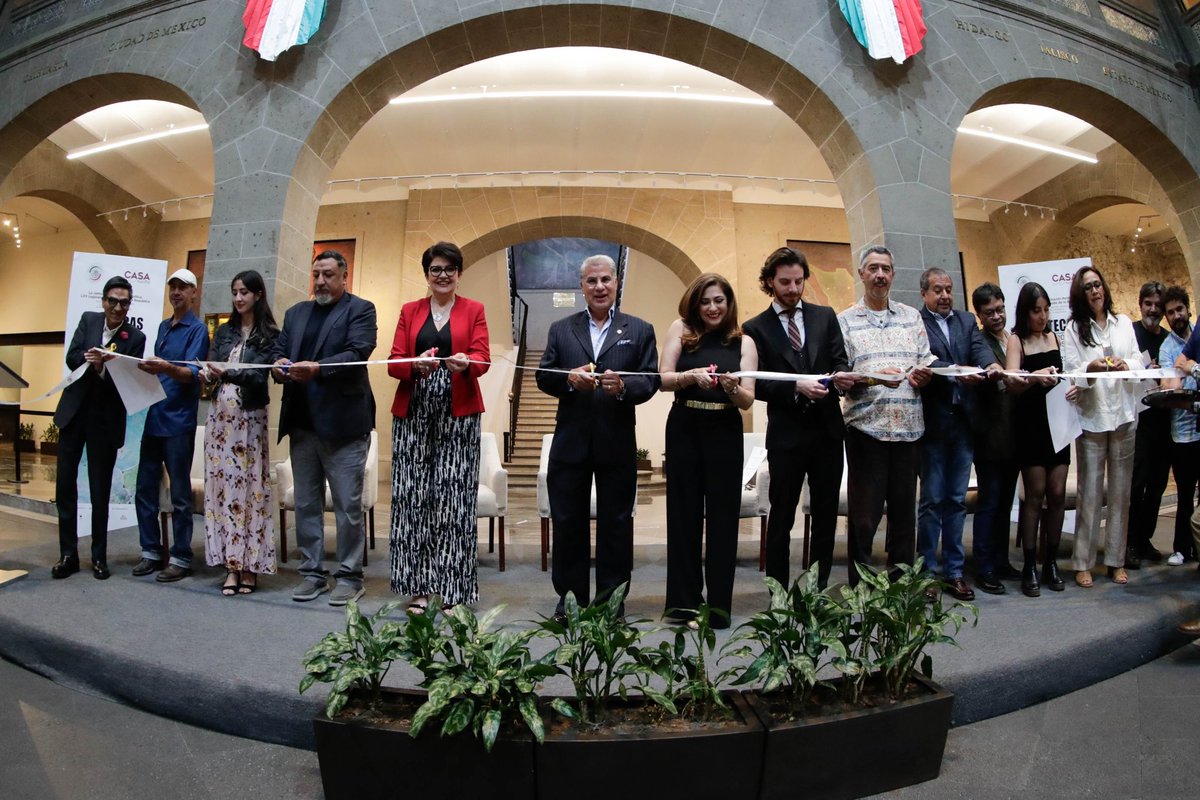 senadomexicano's tweet image. 📷 En la Casona de Xicoténcatl, #CasaNuestra, se inauguró la exposición "Zacatecas entre dos mundos", una muestra colectiva de arte actual zacatecano.

comunicacionsocial.senado.gob.mx/multimedia/gal…
