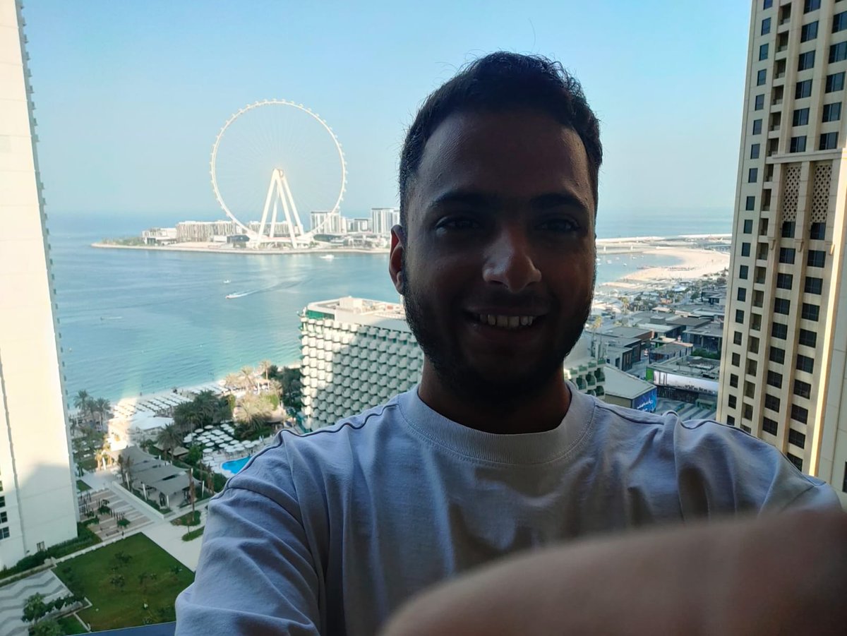 argent_codes's tweet photo. All ready for @_buildspace Dubai irl 💥 https://t.co/Yia2Hpqabe