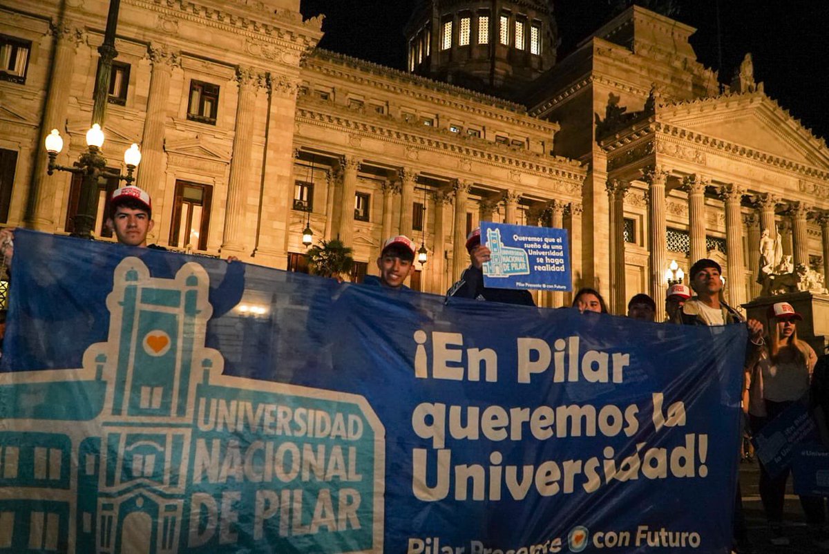 FedericoAchaval's tweet photo. Hoy es un día histórico, ¡LA UNIVERSIDAD NACIONAL DE PILAR ES LEY!

Estamos felices y emocionados. Hacía mucho tiempo que soñábamos con este día, y después de tanta lucha y tanto esfuerzo, llegó.

Esto es un reconocimiento a todo el pueblo de Pilar. ¡Gracias por nunca haber bajado los brazos!

#VamosPorMuchoMás